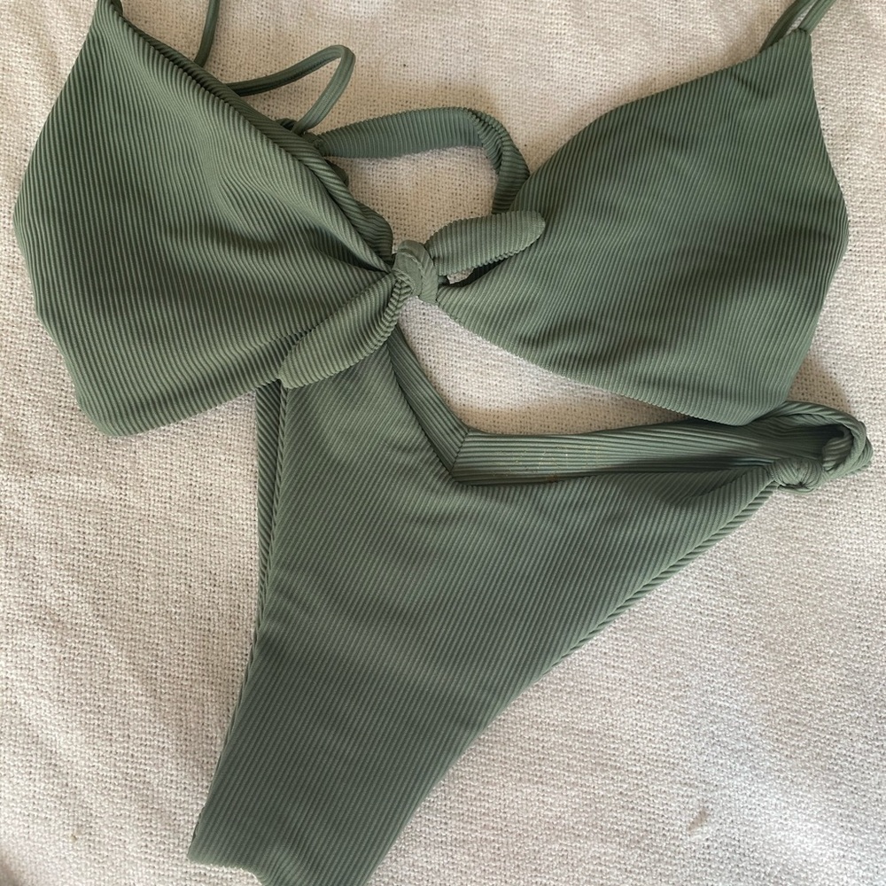 Skatie Bikini Set